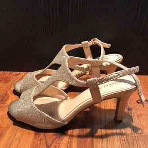 Gorgeous, Sparkly, Golden Heels.